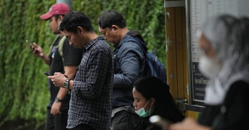 divieto social indonesia